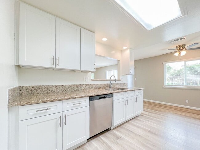 Building Photo - Santa Ana - Gorgeous Interior Remodel 4 be...