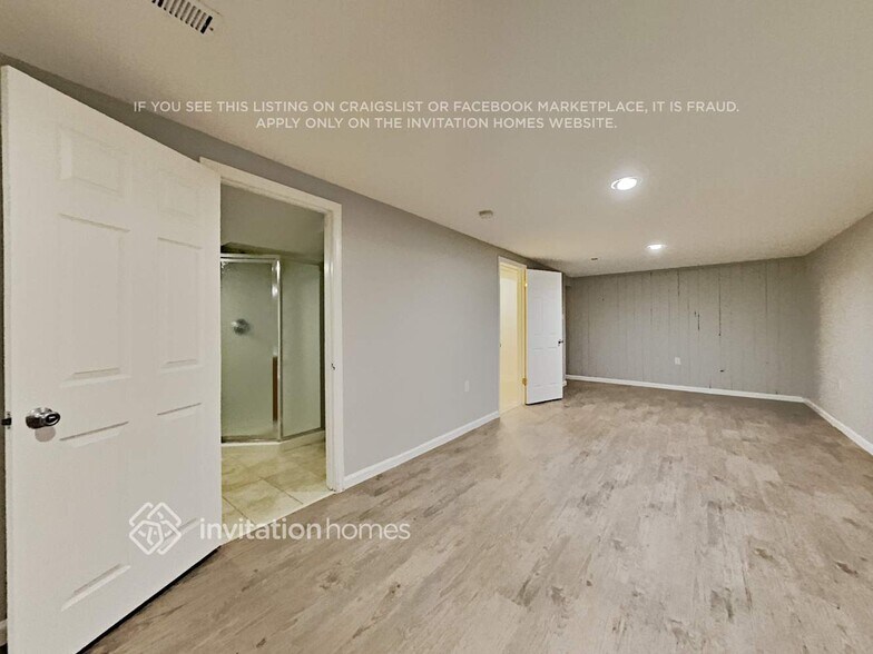 Building Photo - 15831 E Bates Pl