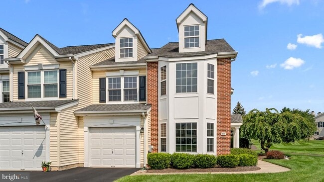 Building Photo - 301 Holly Hill Ct