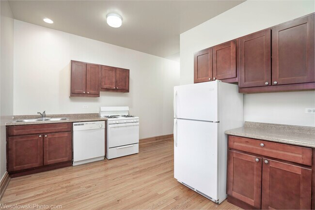 Building Photo - 1165 E 54th St