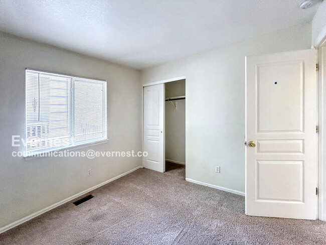 Building Photo - 4157 Vernal Cir