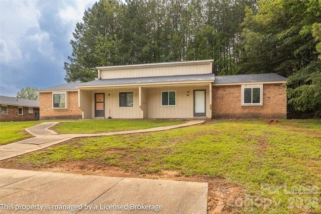 Building Photo - 145 Brentwood Dr