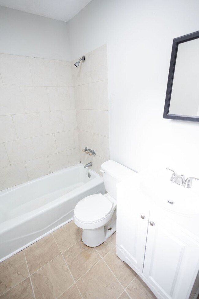 Building Photo - 2 Bedroom House for Rent in Macon, GA – THIS IS NOT A DUPLEX Near Mercer University | $900/mo