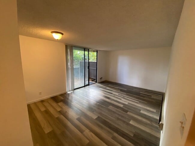 Building Photo - 2159 Shelter Creek Ln