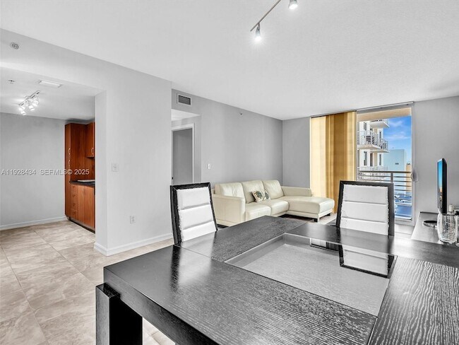 Building Photo - 18800 NE 29th Ave