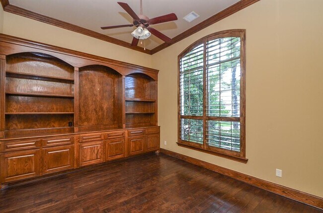 Building Photo - 27411 Robillard Springs Ln