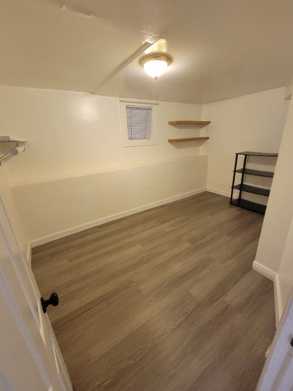 Building Photo - 241 Tingley St