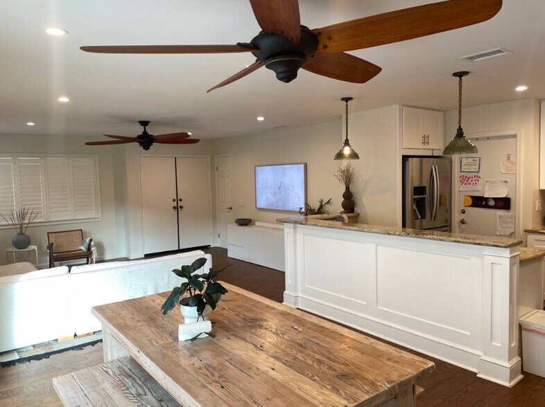 Building Photo - 3845 Hibiscus Cir