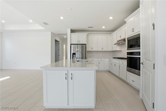 Building Photo - 1954 Fresno Ave