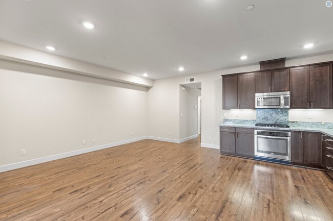 Building Photo - Amazing Newer Constructed 3br/2ba San Ramon Condo for Rent! Top Floor! Centrally Located for Conv...