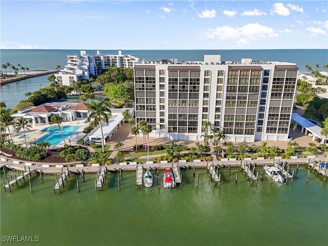 Building Photo - 2400 Gulf Shore Blvd N