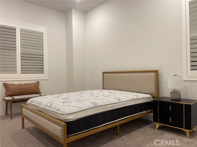 Building Photo - 9337 Astor