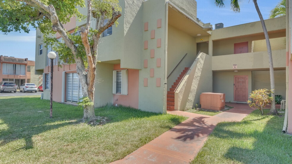Building Photo - 9390 W Flagler St