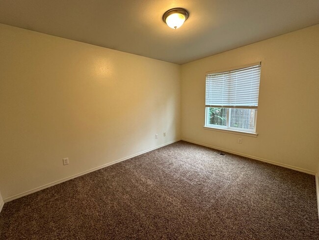 Building Photo - 2 Bedroom 2 Bath Home In South West Albany