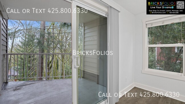 Building Photo - 15242 SE 43rd Ct