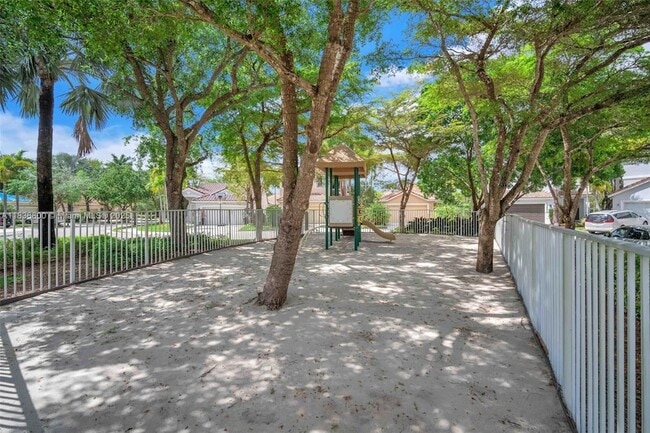 Building Photo - 1617 Zenith Way