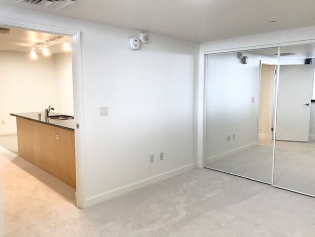 Building Photo - $3,100- 2 BR/1 Bath/1 Parking - Partly Furnished 10th Floor Keola La'i unit in Kaka'ako