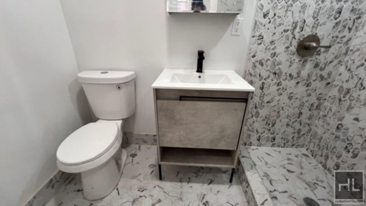 Building Photo - 100% GUT RENOVATED DUPLEX  with PRIVATE GA...