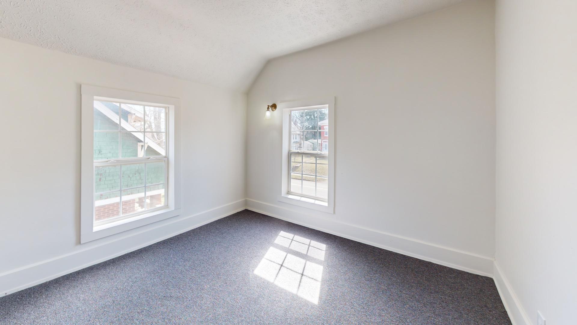 Building Photo - 109 W Ely St