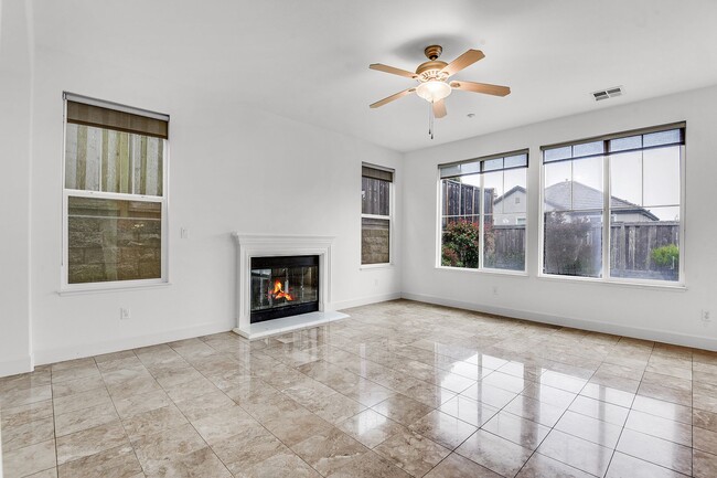 Building Photo - Magnificent home in San Bruno