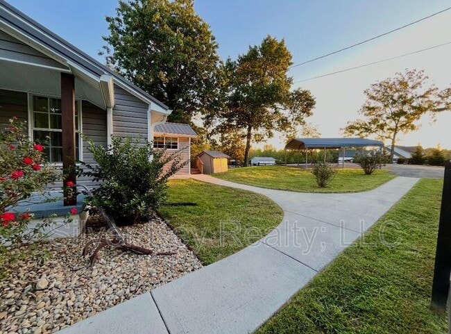 Building Photo - 1858 Reed Rd