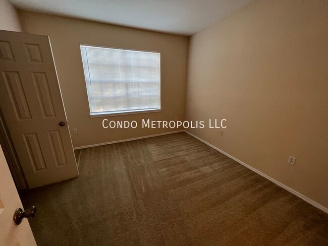 Building Photo - 2652 Robert Trent Jones Dr