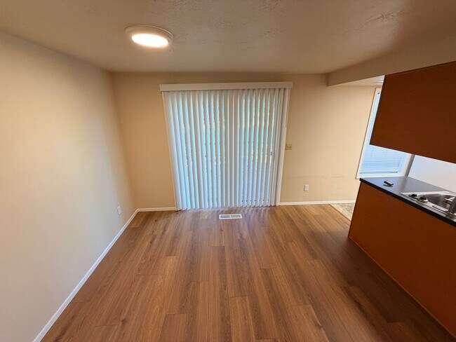 Building Photo - Remodeled Condo at Battlecreek Meadows