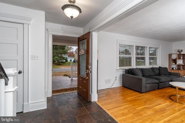 Building Photo - 24 Camelia Ct