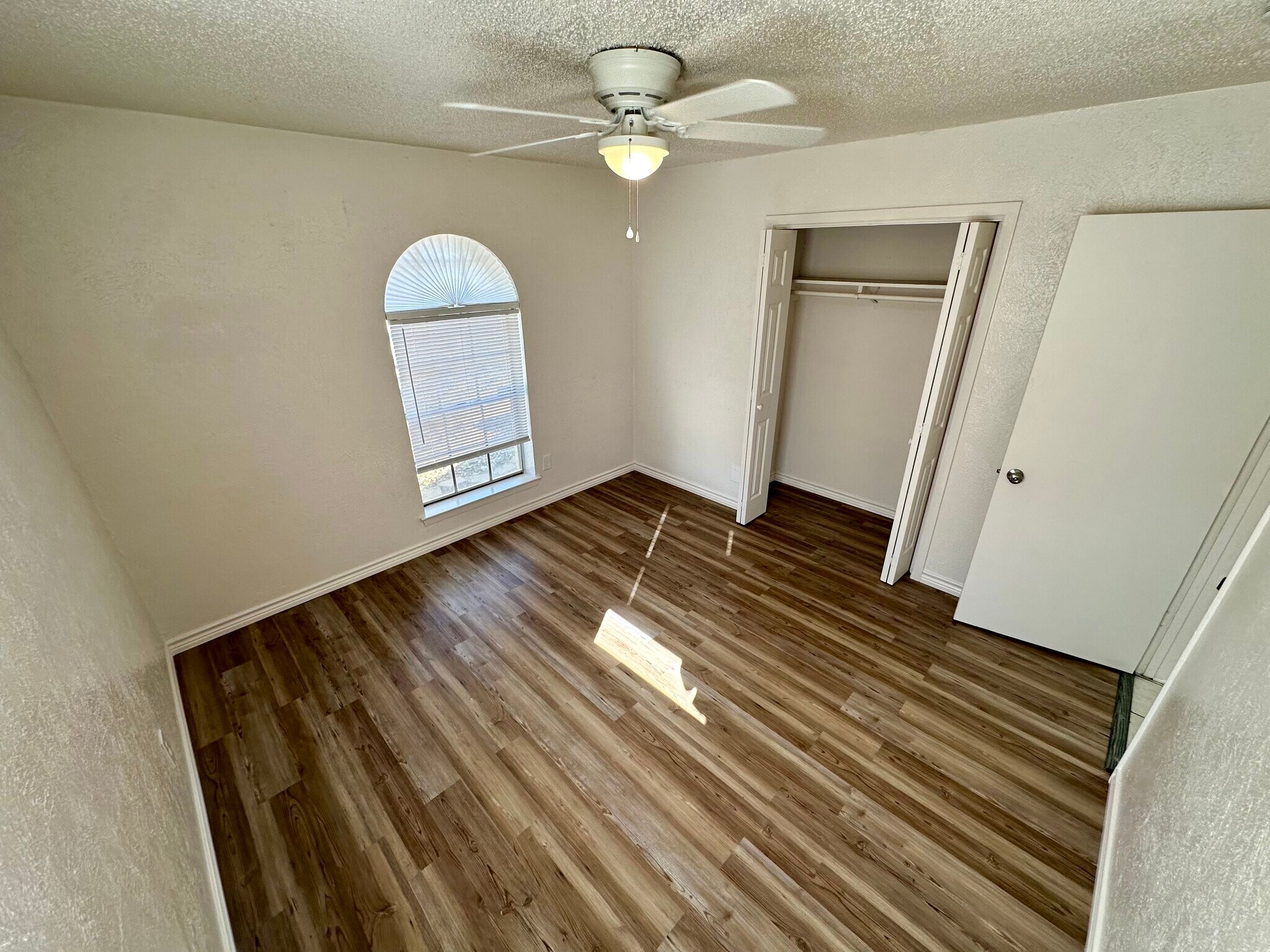 Bedroom - 2012 Hurstview Dr