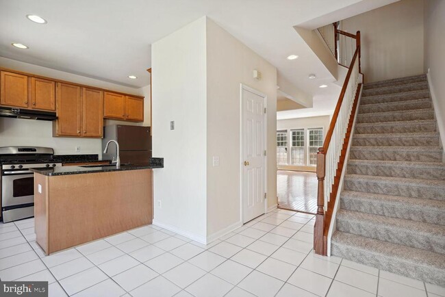 Building Photo - 6323 Dunn Ct