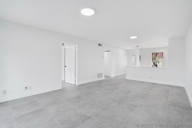 Building Photo - 737 Nantucket Cir