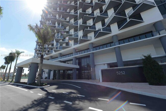 Building Photo - 5252 NW 85th Ave