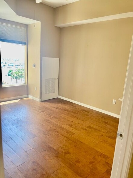 Building Photo - 388 E Ocean Blvd