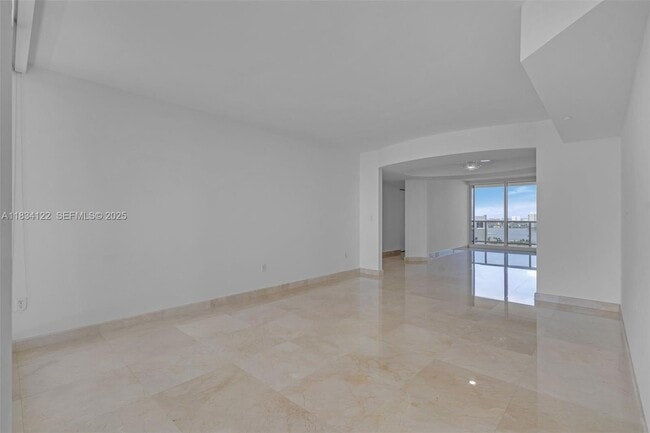 Building Photo - 19333 Collins Ave