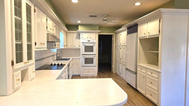 Building Photo - 7510 Creek Glen Dr