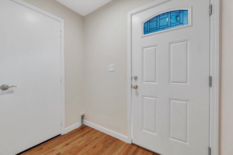 Building Photo - 3720 W Grandview Ave