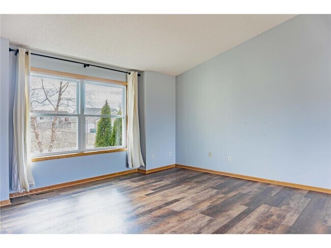 Building Photo - 211X Blake Ave