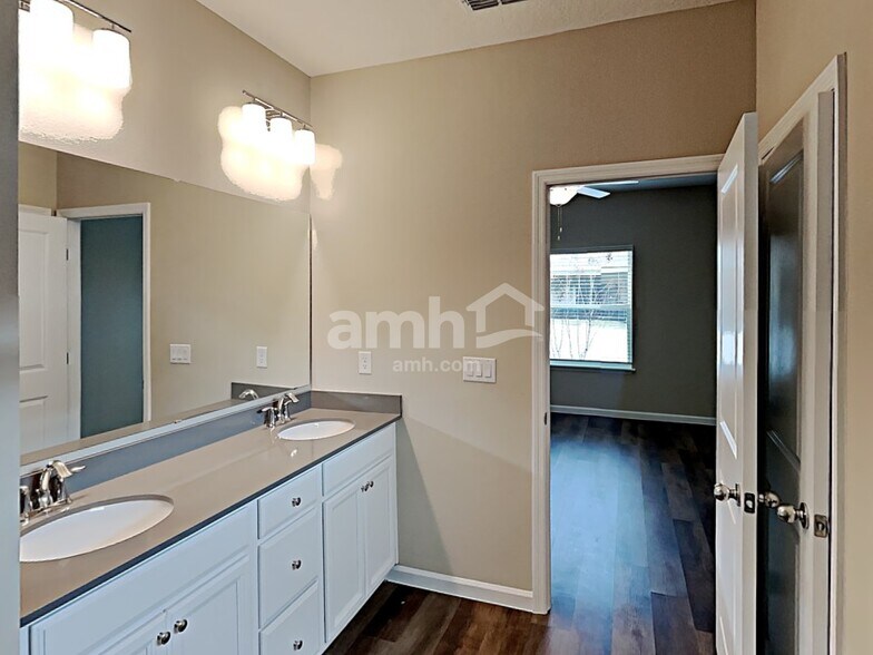 Building Photo - 179 Spruce Pt