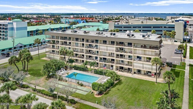 Building Photo - 4105 Ocean Beach Blvd