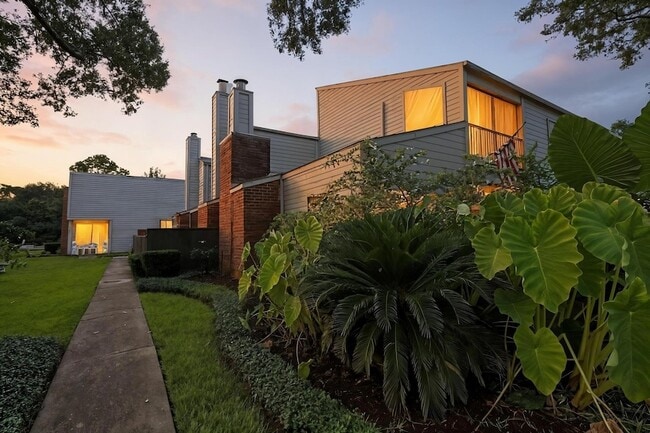 Primary Photo - 1532 Prairie Grove Dr