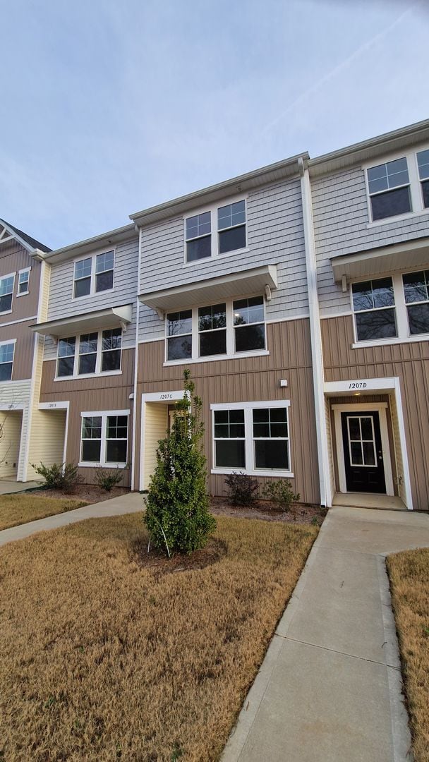 Building Photo - COMING SOON! 3BR Townhome • Brand-New Build • Garage Parking