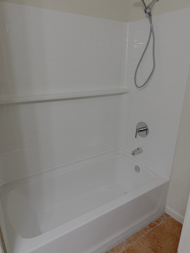 Building Photo - 5542 Gilmore Rd