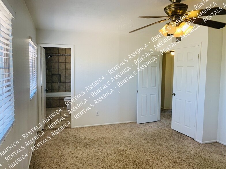 Building Photo - 2723 S Estrella Cir