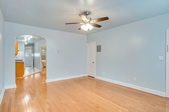 Building Photo - Kingman Park Charming Brick Townhome - Move-In Ready