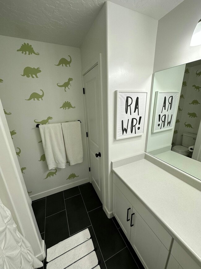 Building Photo - 3083 S Yellow Bill Dr