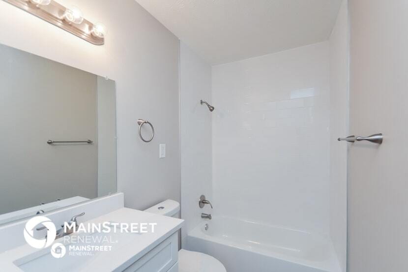 Building Photo - 3000 Lakeridge Dr SE