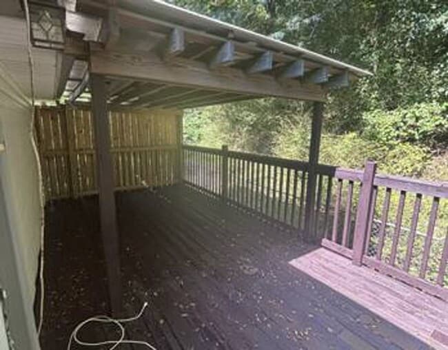Building Photo - 600 Park Ln