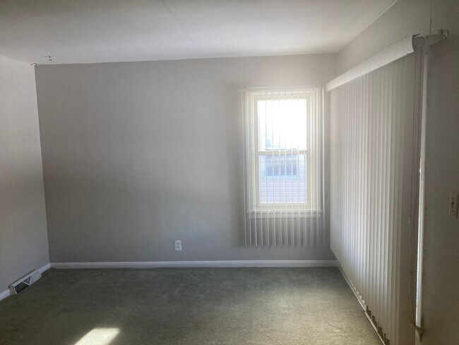 Building Photo - 870 Frederick Blvd