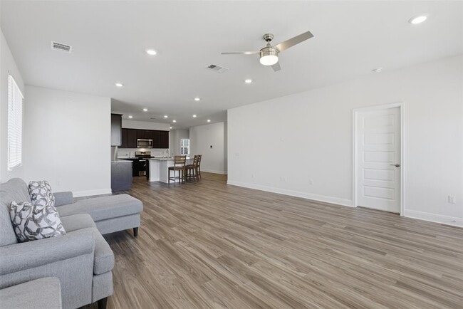 Building Photo - 17828 Bassano Ave