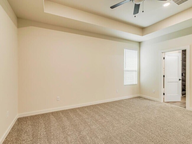 Building Photo - 8225 NW 163rd Ter